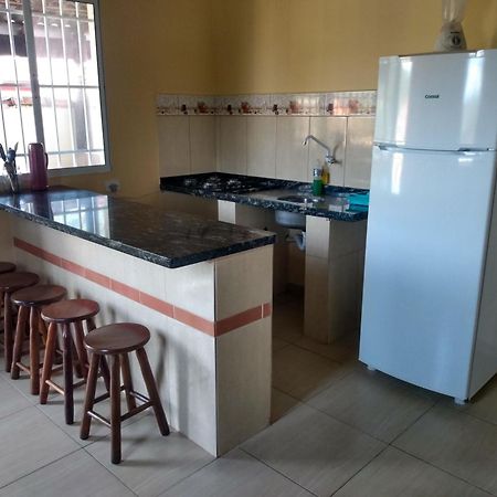 Chale No Condominio Verde Mar Na Praia Da Cocanha Caraguatatuba Esterno foto